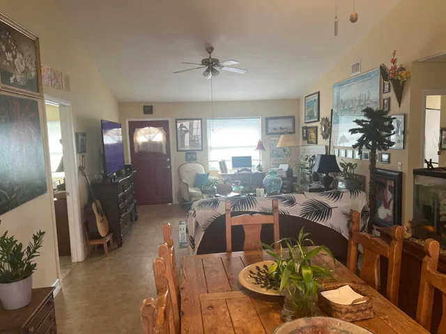 Residence photo 5