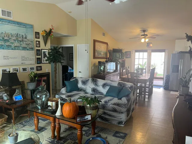 Residence photo 7
