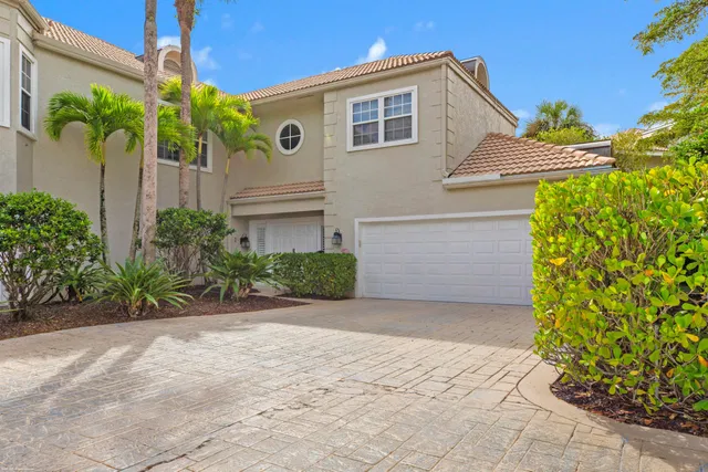 First Fairway Residence photo 4