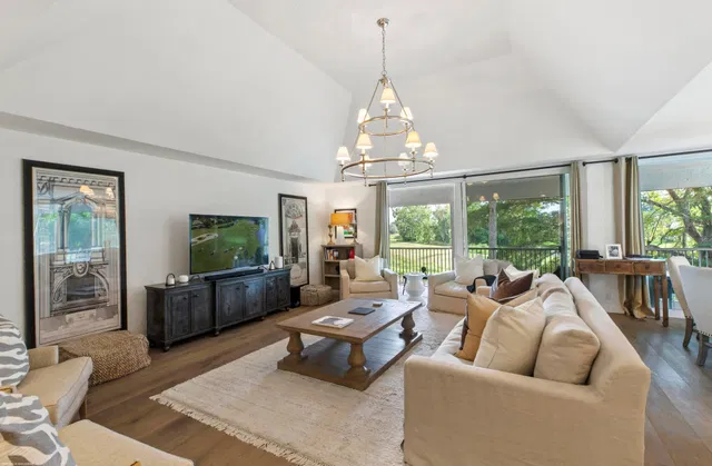 First Fairway Residence photo 6