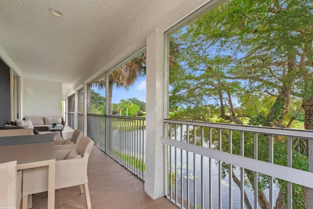 First Fairway Residence photo 10