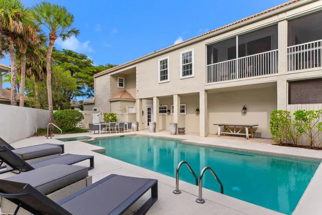 First Fairway Residence photo 22