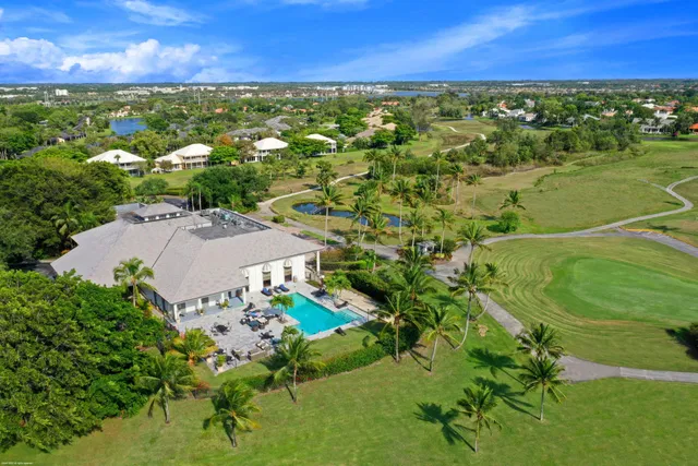 First Fairway Residence photo 25