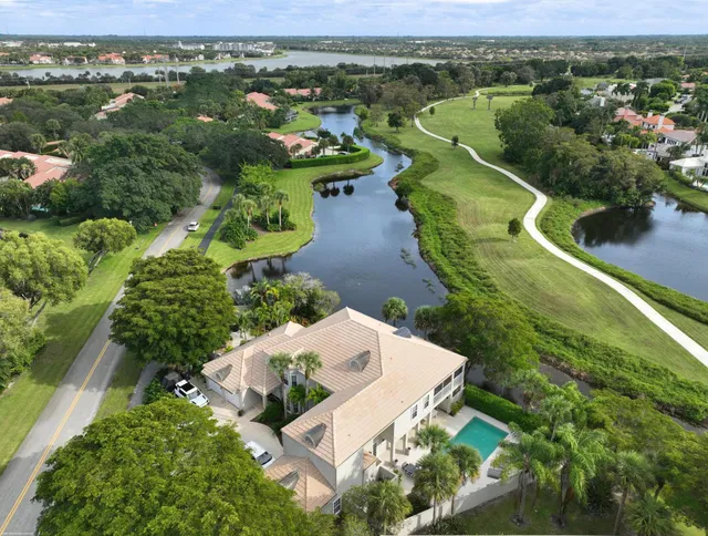 First Fairway Residence photo 33