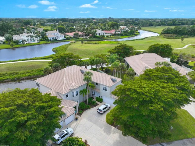 First Fairway Residence photo 34