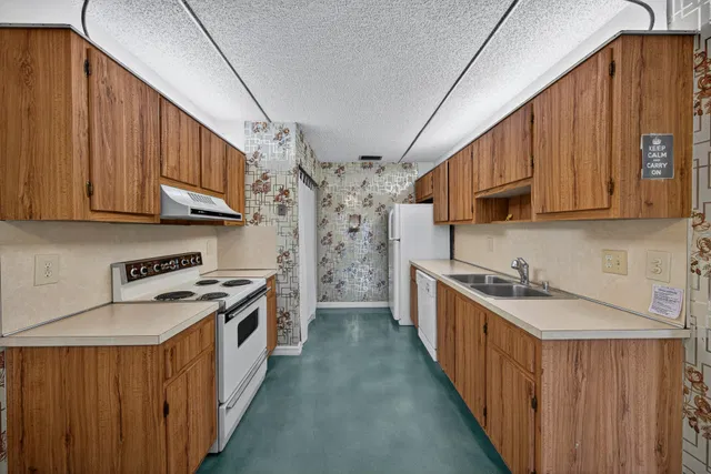 Residence photo 2