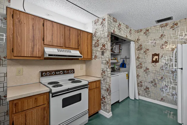 Residence photo 3