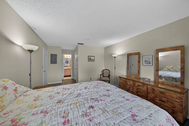 Residence photo 18