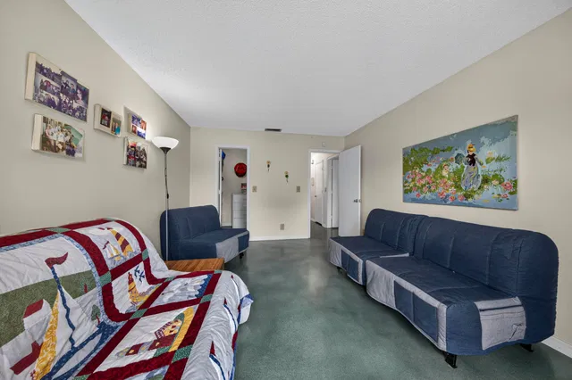 Residence photo 22