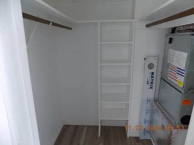 Unit 501 photo 10