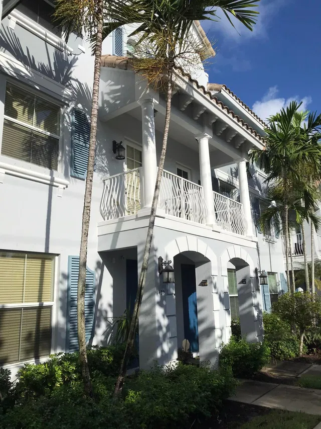 Residence photo 3