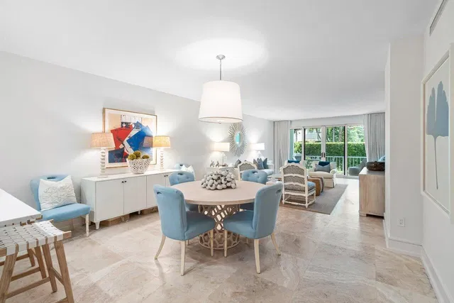 127 Peruvian Avenue #101