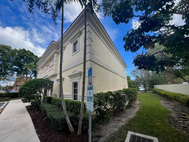 Residence photo 3