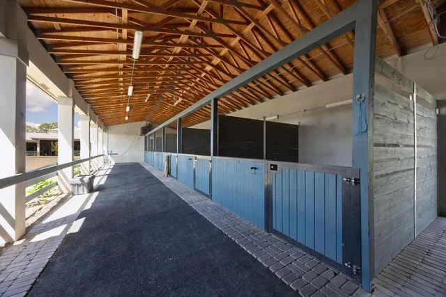 Unit (stalls) photo 12