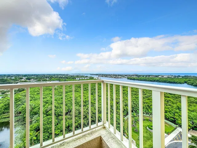 Boynton Beach Club Unit 1408 photo 4