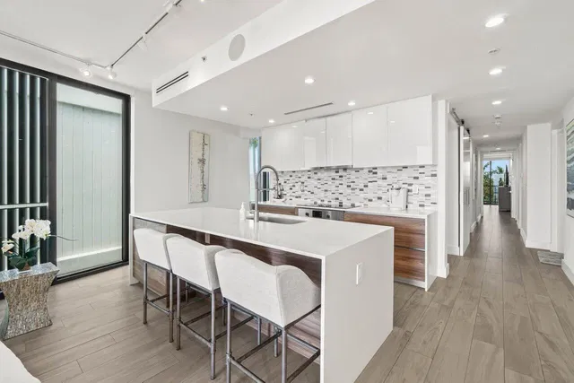 Singer Island Unit 304 photo 11