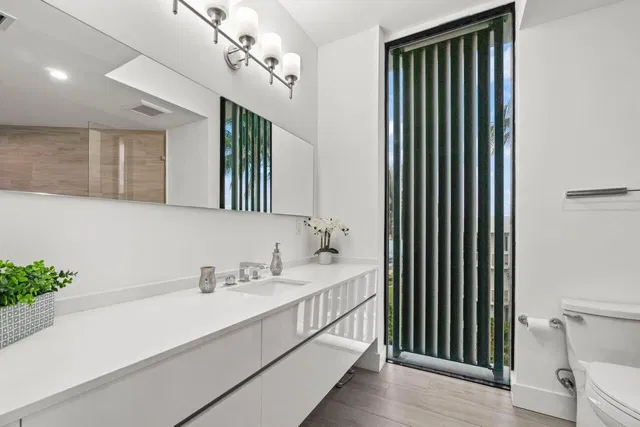 Singer Island Unit 304 photo 15