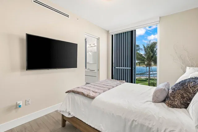 Singer Island Unit 304 photo 18