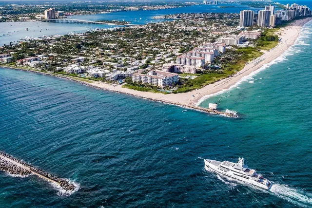 Singer Island Unit 304 photo 32