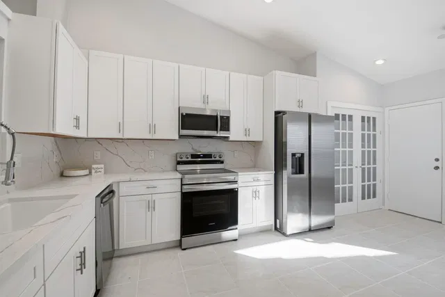  Residence photo 5