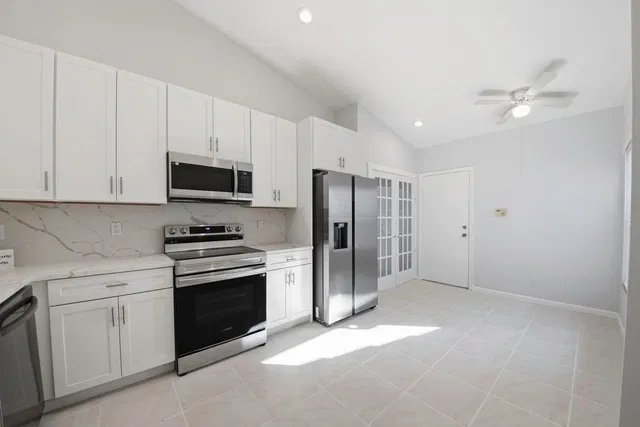  Residence photo 6