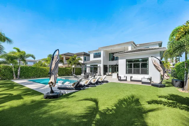 Boca Bridges Residence photo 2