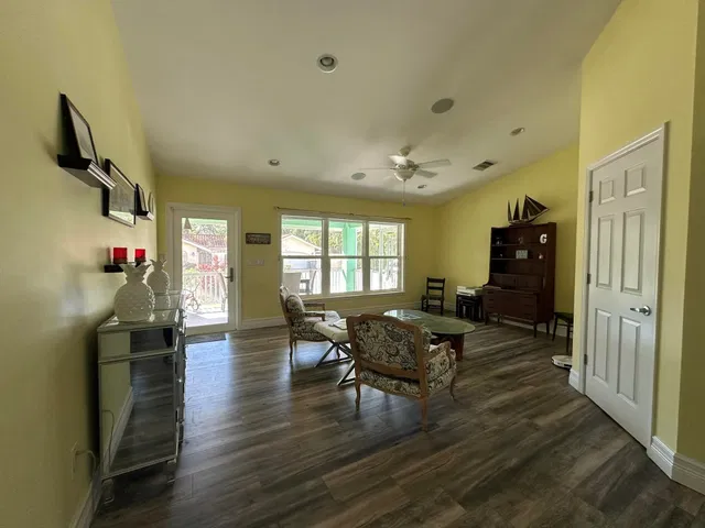 Residence photo 5