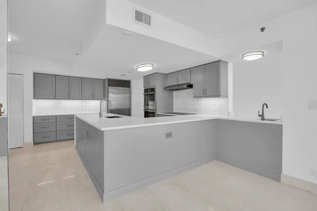 The Plaza of The Palm Beaches Unit 14h photo 2