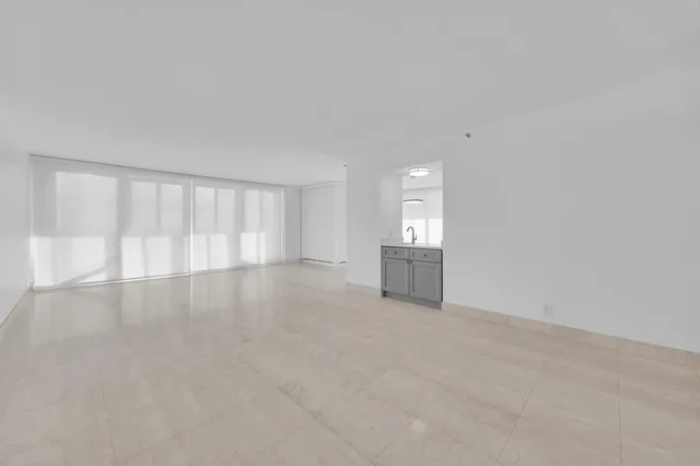 The Plaza of The Palm Beaches Unit 14h photo 6