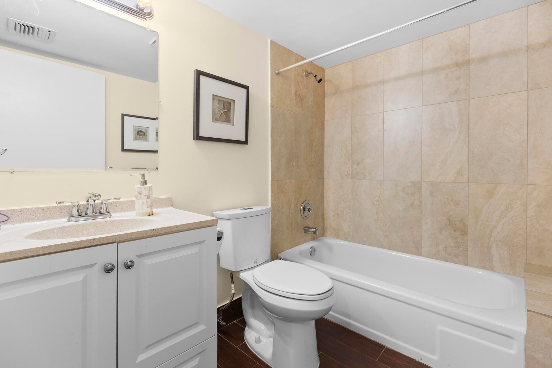 Unit 404 photo 27
