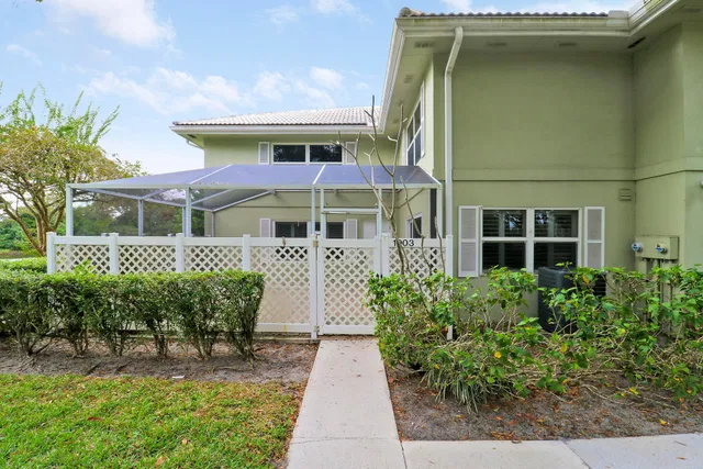  Residence photo 4