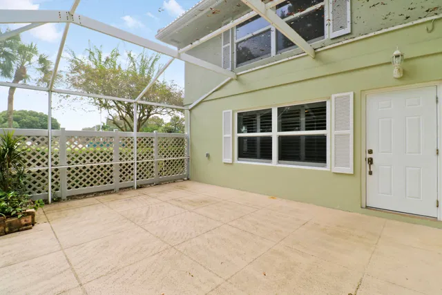  Residence photo 5