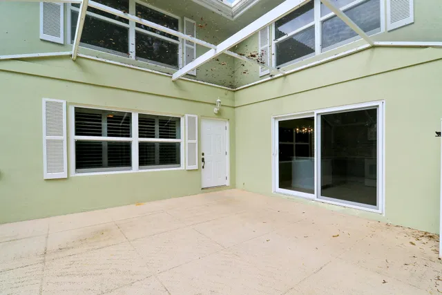 Residence photo 6