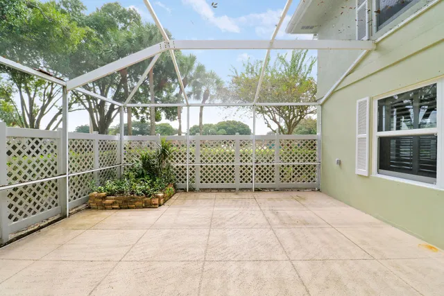  Residence photo 9