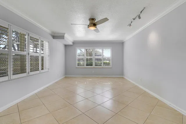  Residence photo 11