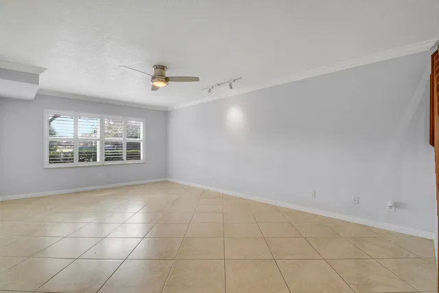  Residence photo 12