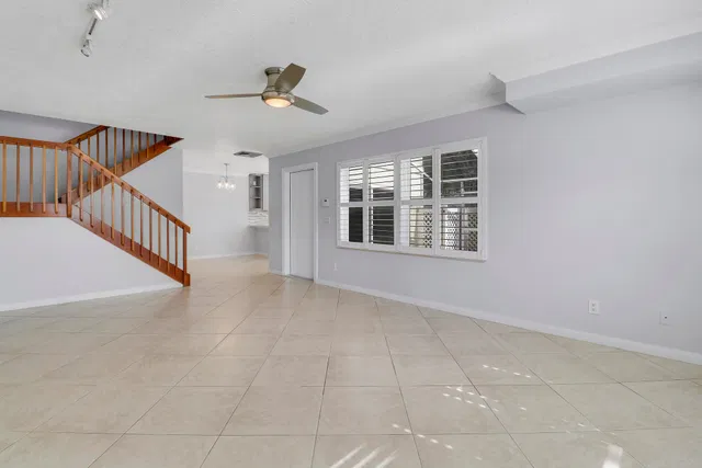  Residence photo 14