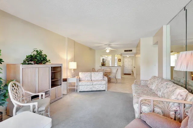  Unit 109 photo 9