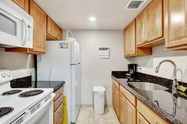  Unit 109 photo 28
