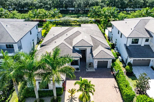 Boca Bridges Residence photo 2