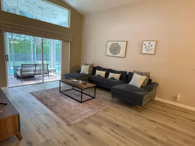  Residence photo 6