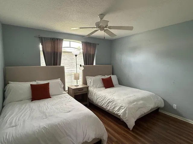  Residence photo 8
