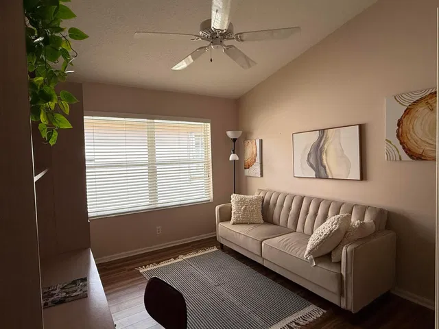  Residence photo 11