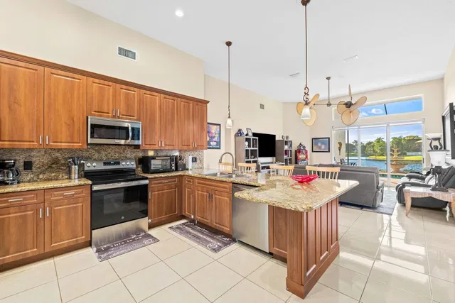 Boca Isles Residence photo 11