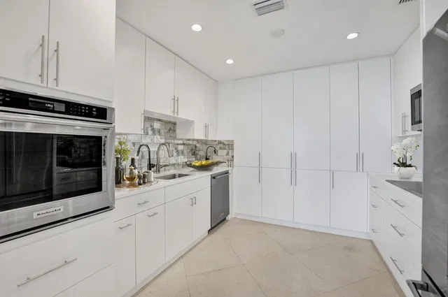 Palm Beach Towers, Palm Beach Unit 315a/316a photo 4