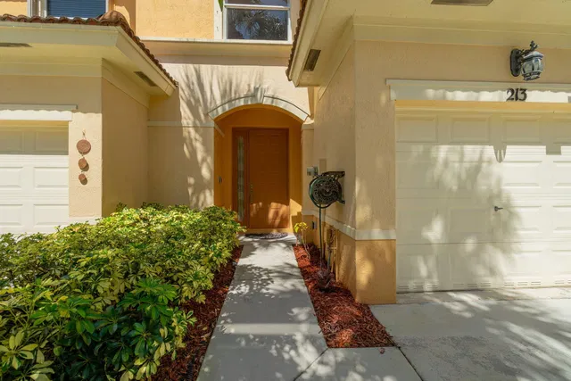 Residence photo 2