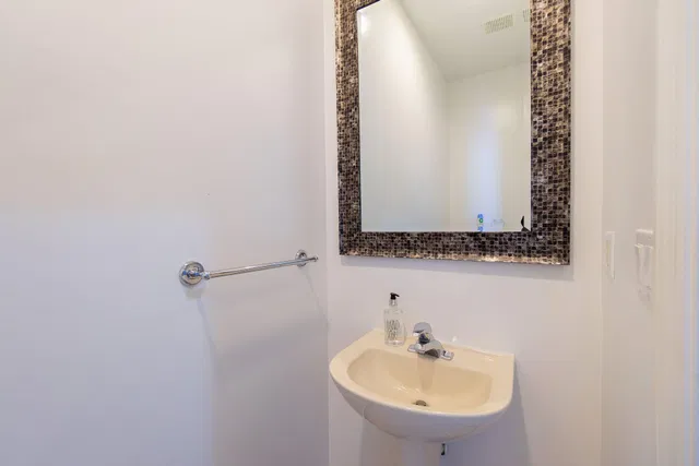 Residence photo 5