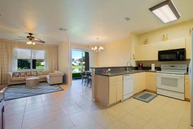 Residence photo 6