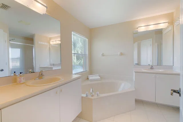 Residence photo 17