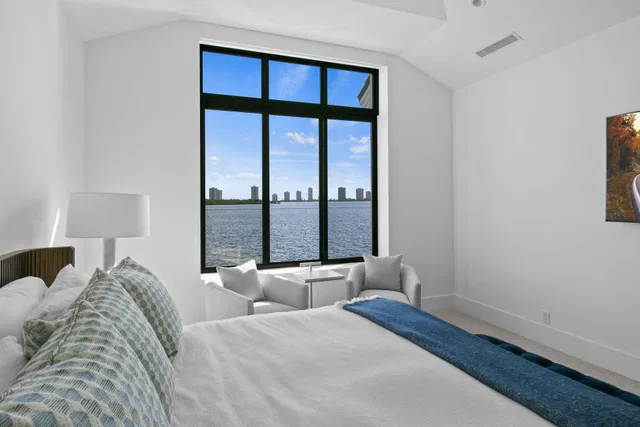 Residence photo 26